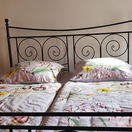 Hossies Hof - Luxus Ferienwohnung Alter Stall Bertsdorf Eksteriør bilde